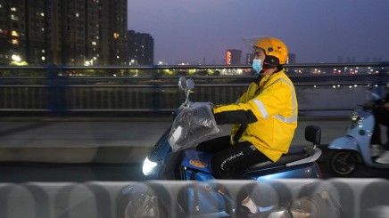 金牛所 阿里巴巴美股涨近5% 股价刷新2021年11月以来高位